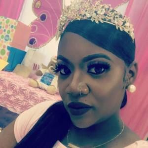 Meet your Posher, Mia